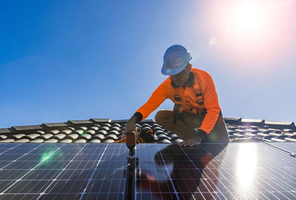 Solaranlage Eisenhüttenstädt auf Hausdach zur Stromerzeugung